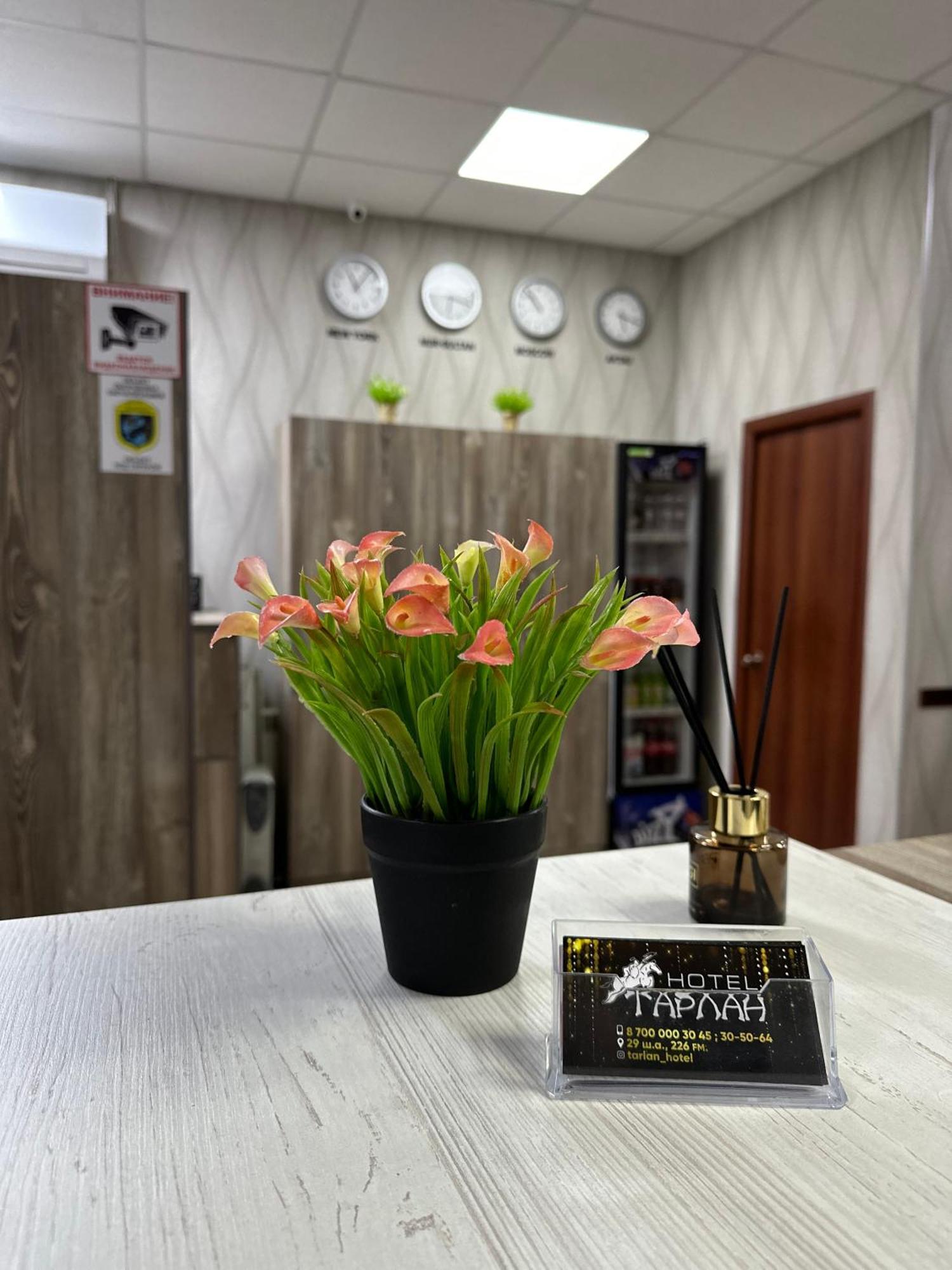 Tarlan Hotel Aktau  Bagian luar foto